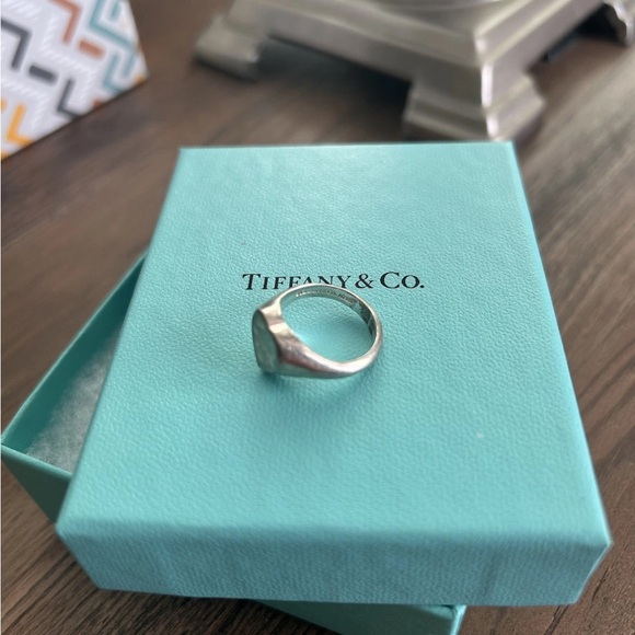 Tiffany & Co. Signet Silver Heart Ring - Picture 3 of 6